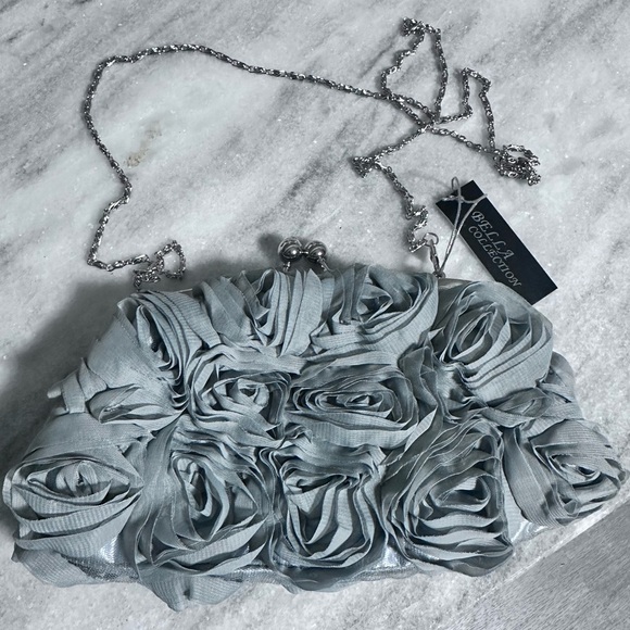 Elegant Silver Floral purse - Picture 1 of 4